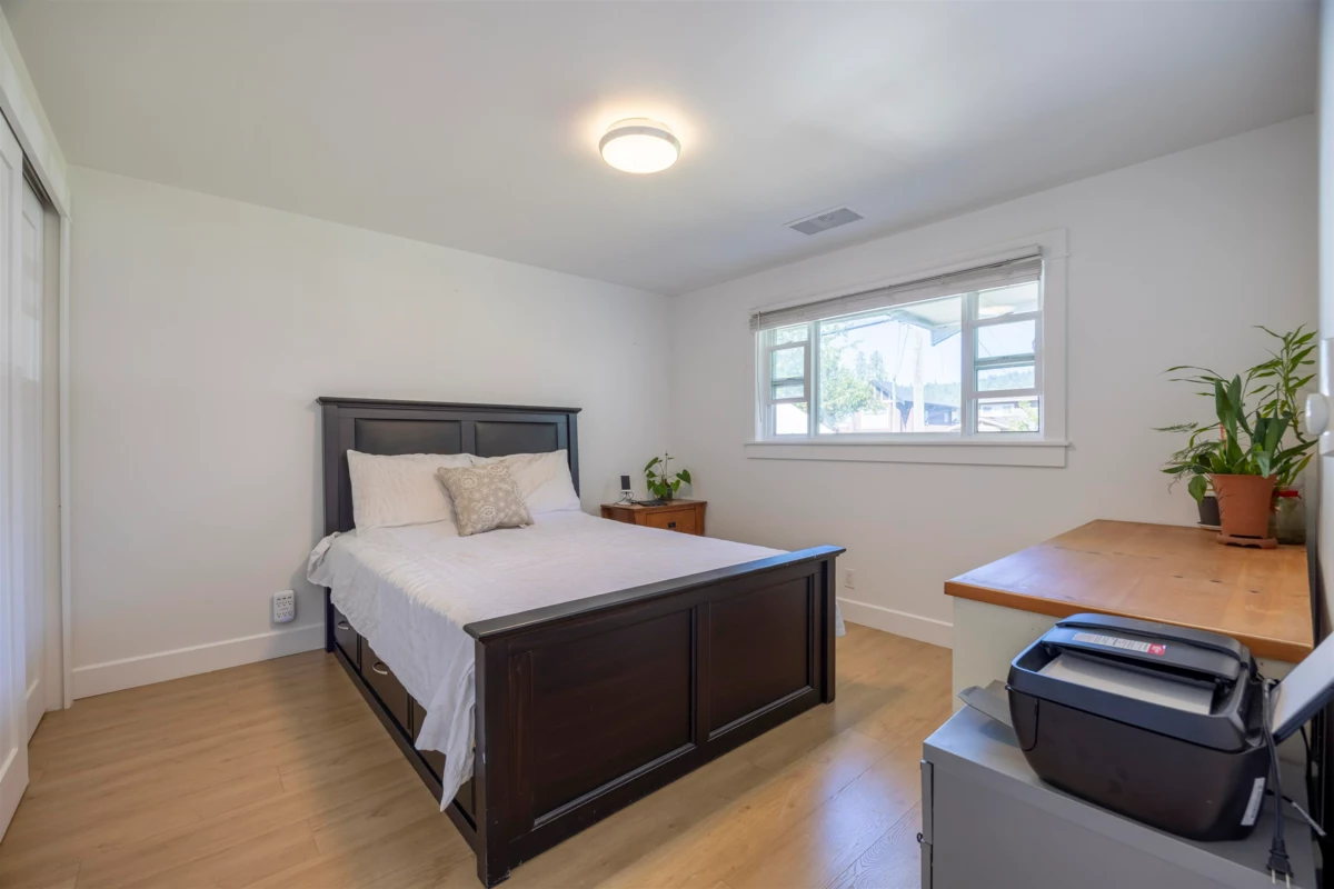 Walk-In Closet Photo of 931 Sperling Avenue, Burnaby, BC