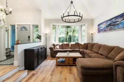 1039 Tobermory Way, Squamish, BC, Squamish — Single Family Residence for sale