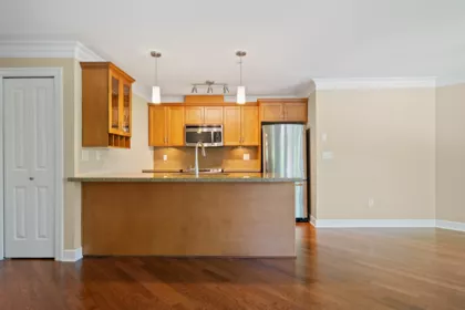 207 15357 Roper Avenue, White Rock, BC, White Rock — Apartment/Condo for sale