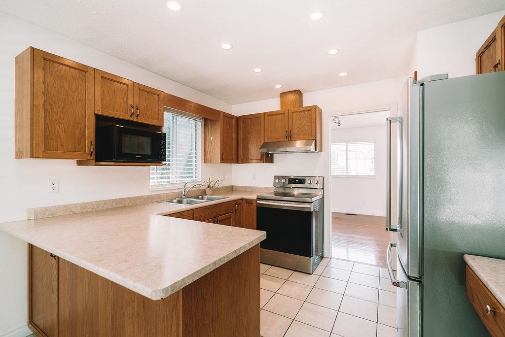 Dining Area Photo of 32995 14th Avenue, Mission, BC