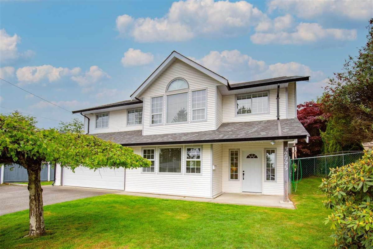 Exterior Front Photo of 32995 14th Avenue, Mission, BC