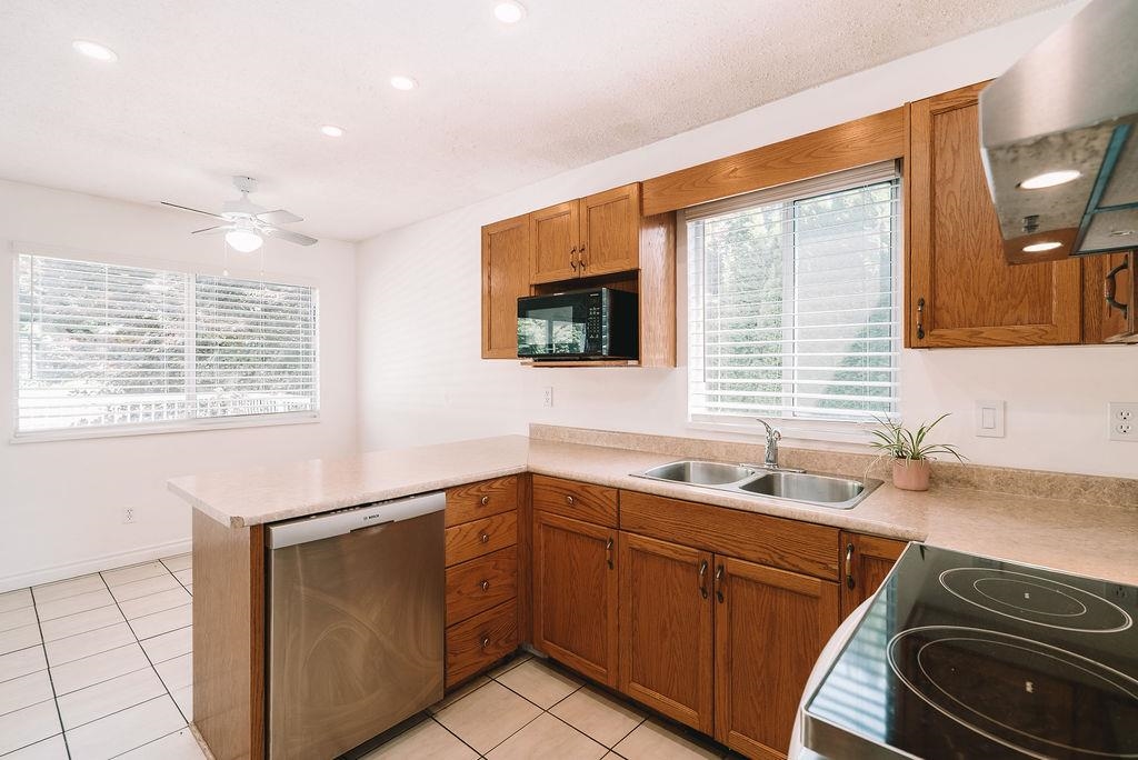 Family Room Photo of 32995 14th Avenue, Mission, BC