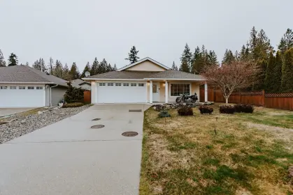 5744 Emily Way, Sechelt, BC, Sechelt — Single Family Residence for sale