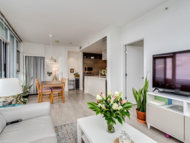 808 7303 Noble Lane, Burnaby, BC, Burnaby — Apartment/Condo for sale