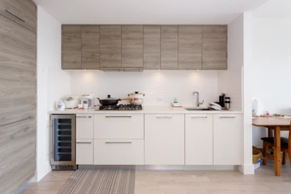 609 7388 Kingsway Street, Burnaby, BC
