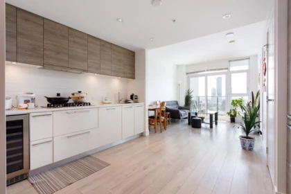 609 7388 Kingsway Street, Burnaby, BC