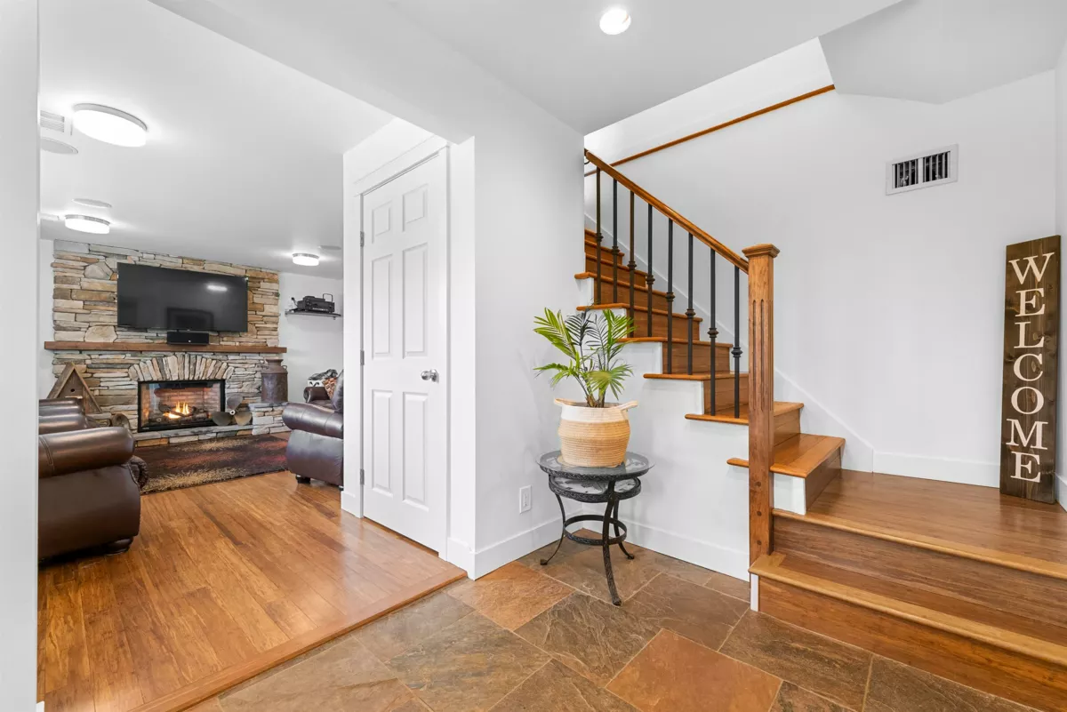 Breakfast Nook Photo of 3072 Lazy A Avenue, Coquitlam, BC