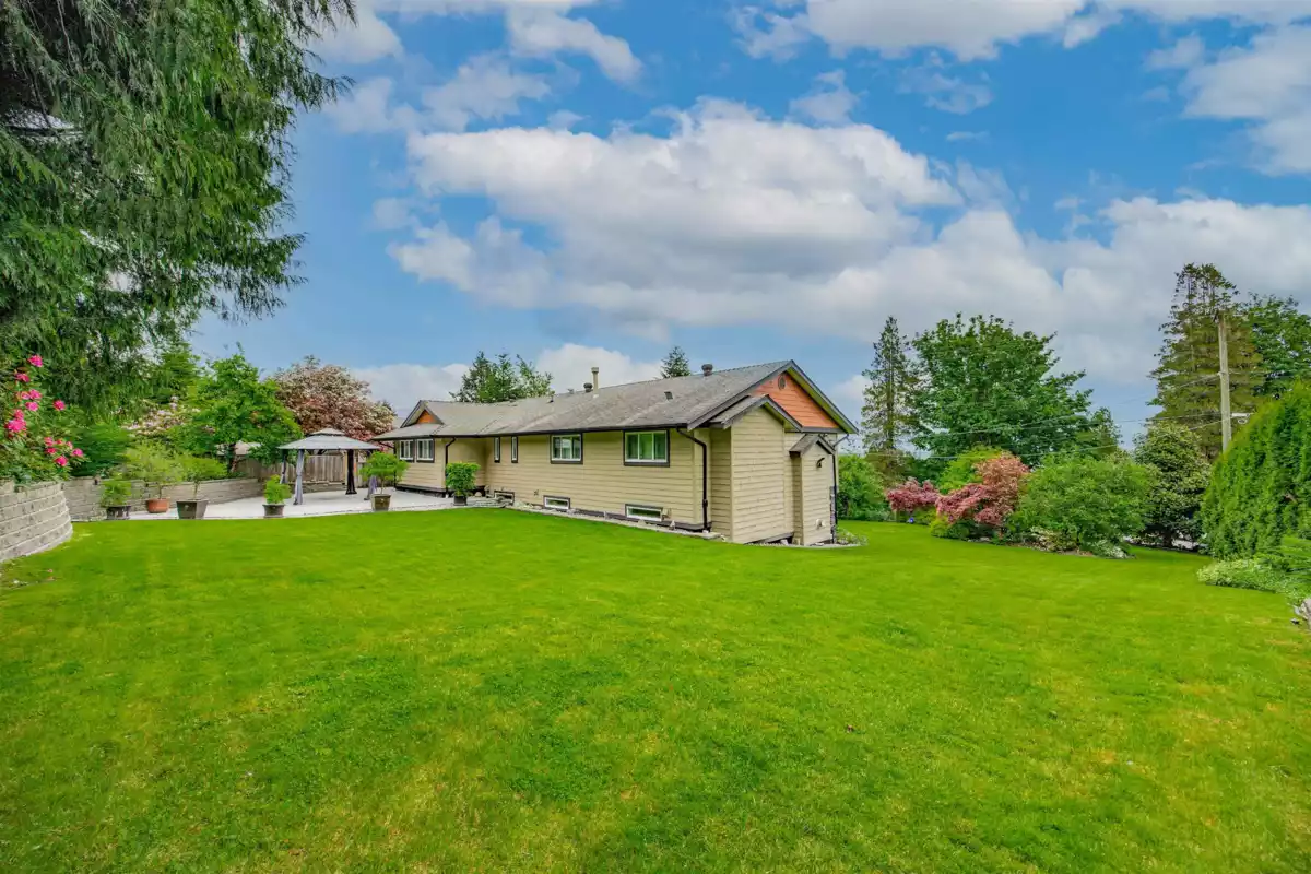 Kitchen Island Photo of 3072 Lazy A Avenue, Coquitlam, BC