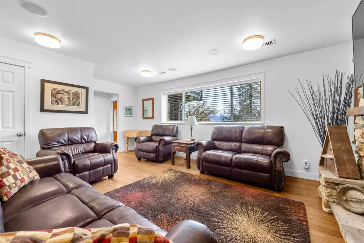 Primary Bathroom Photo of 3072 Lazy A Avenue, Coquitlam, BC