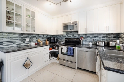 Breakfast Nook Photo of 4378 Briarwood Crescent, Burnaby, BC