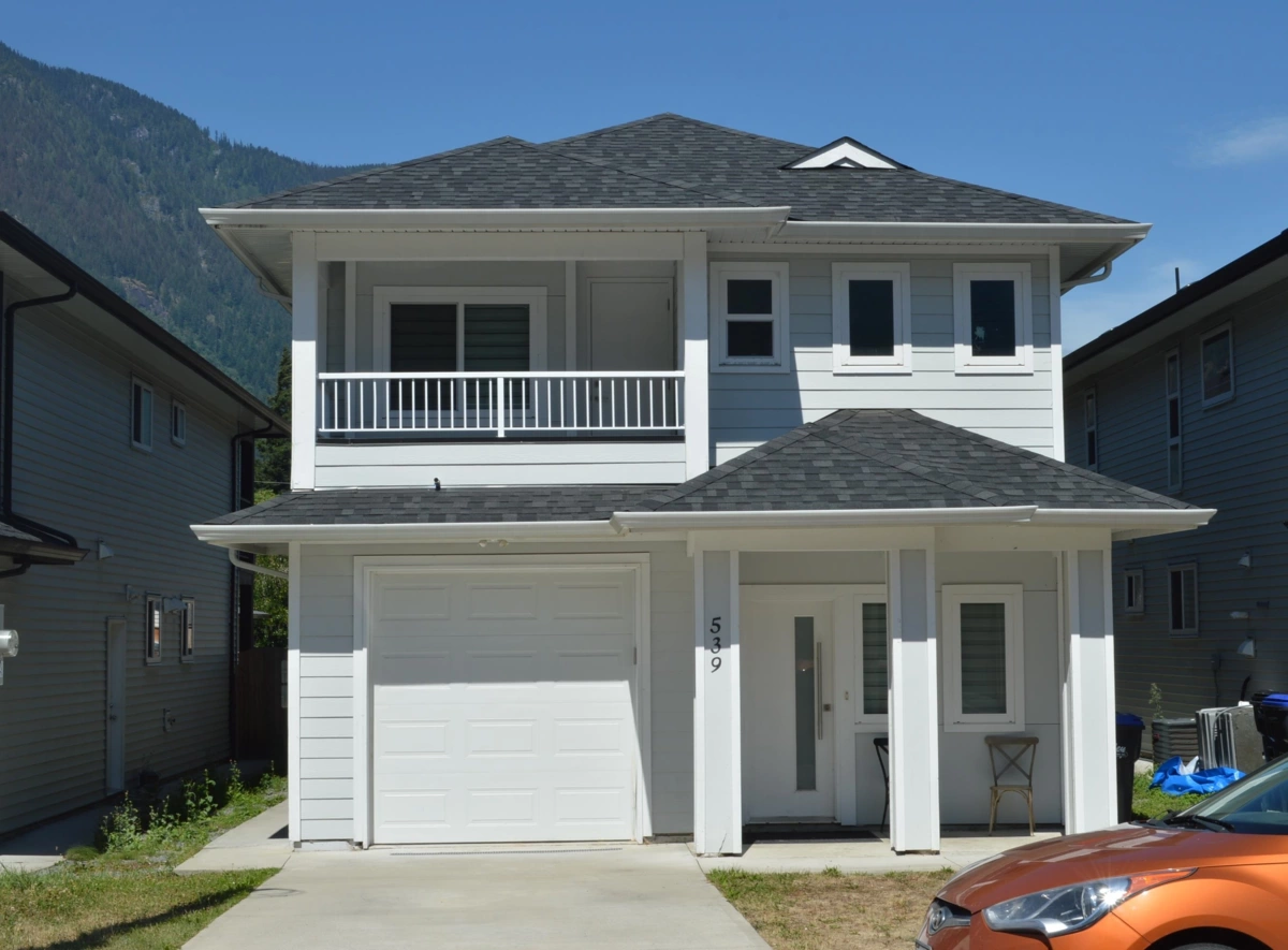 Living Room Photo of 539 Douglas Street, Hope, BC