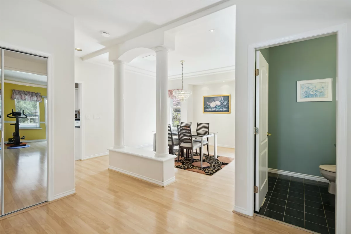 Breakfast Nook Photo of 2525 Sapphire Place, Coquitlam, BC