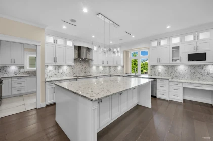 6782 Hersham Avenue, Burnaby, BC, Burnaby — Single Family Residence for sale