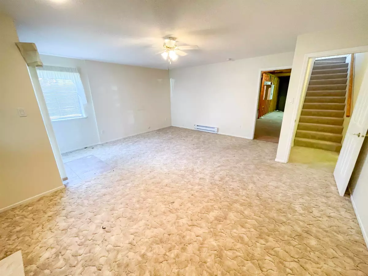 Entry Foyer Photo of 43 2533 152 Street, Surrey, BC