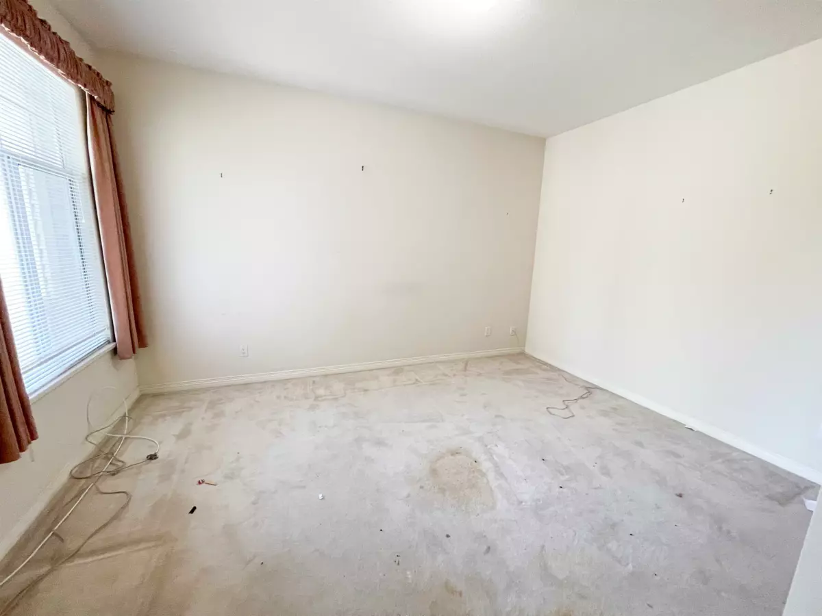 Kitchen Island Photo of 43 2533 152 Street, Surrey, BC