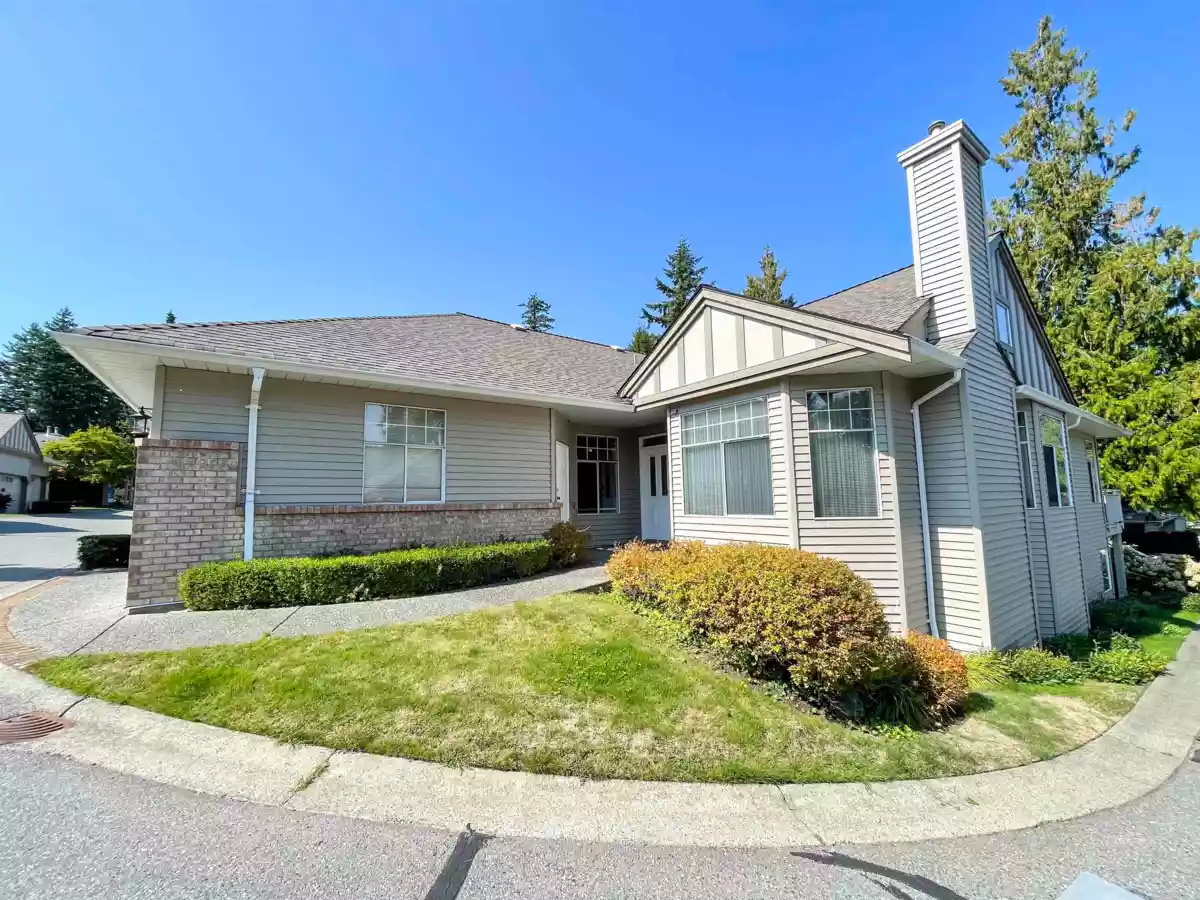 Living Room Photo of 43 2533 152 Street, Surrey, BC
