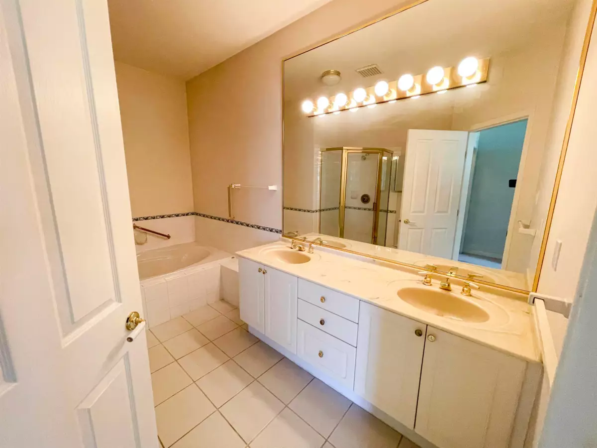 Office / Den Photo of 43 2533 152 Street, Surrey, BC