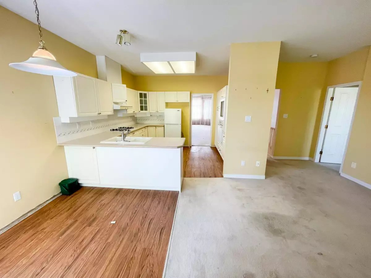 Walk-In Closet Photo of 43 2533 152 Street, Surrey, BC