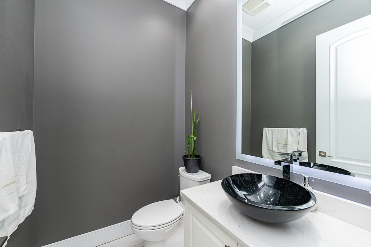 Breakfast Nook Photo of 8917 134b Street, Surrey, BC