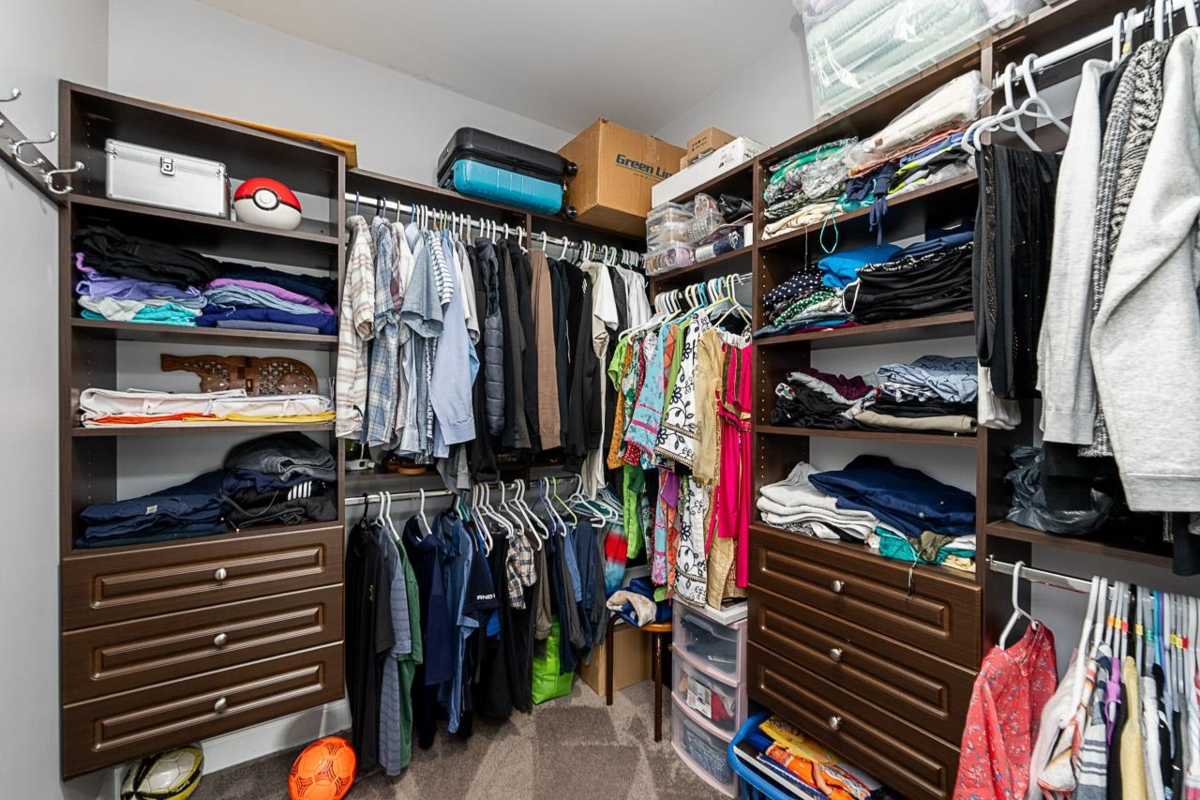 Entry Foyer Photo of 8917 134b Street, Surrey, BC