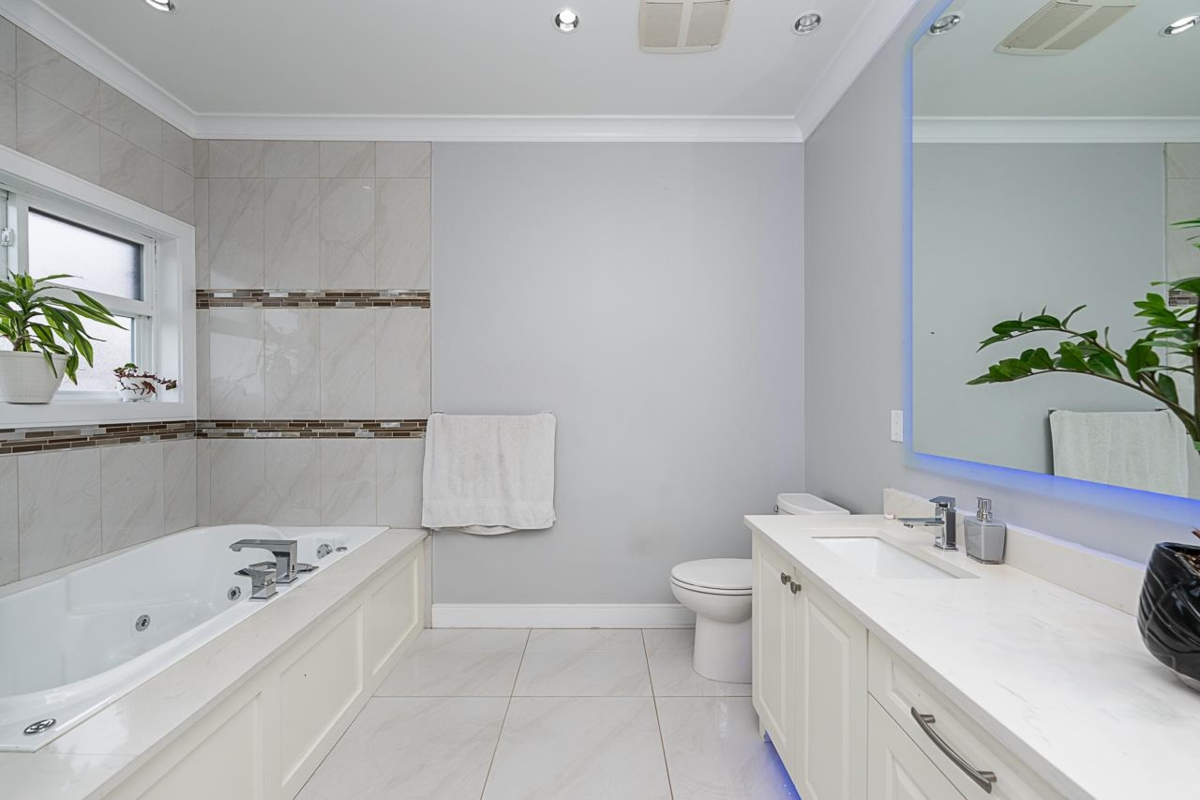 Staircase Photo of 8917 134b Street, Surrey, BC