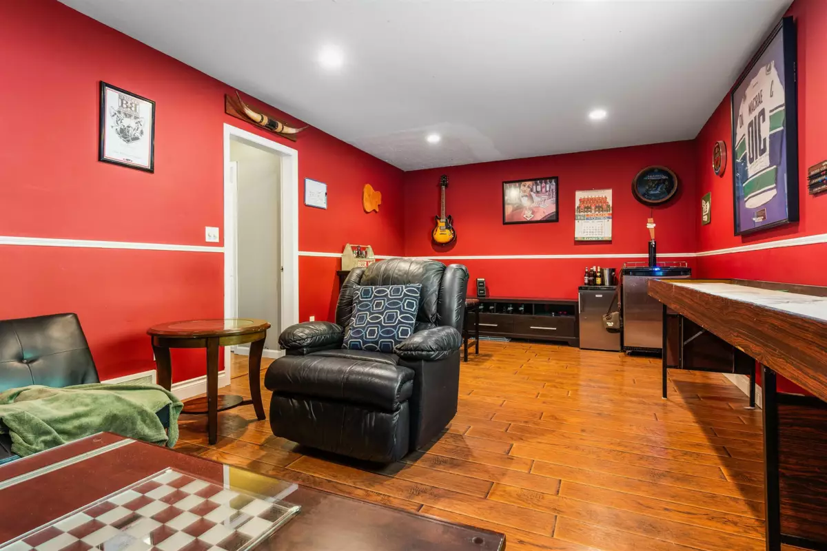 Backyard Photo of 200 Lakeshore Drive, Cultus Lake, BC