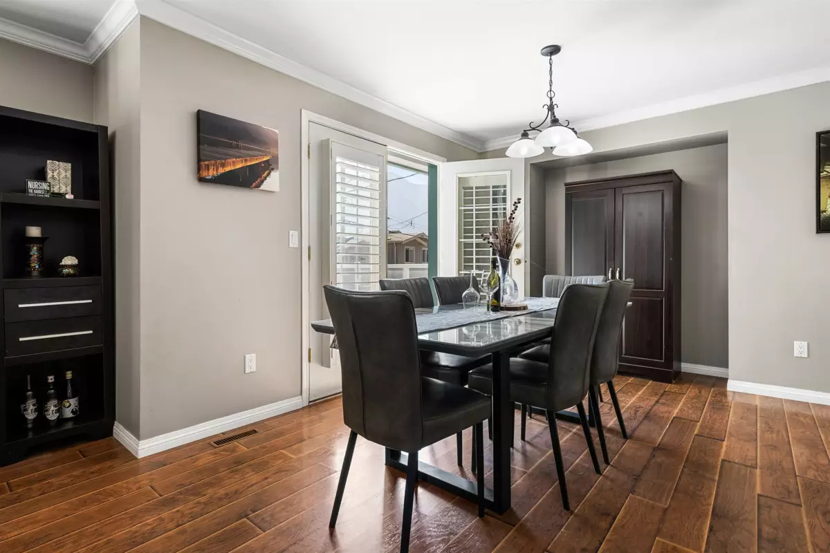 Breakfast Nook Photo of 200 Lakeshore Drive, Cultus Lake, BC