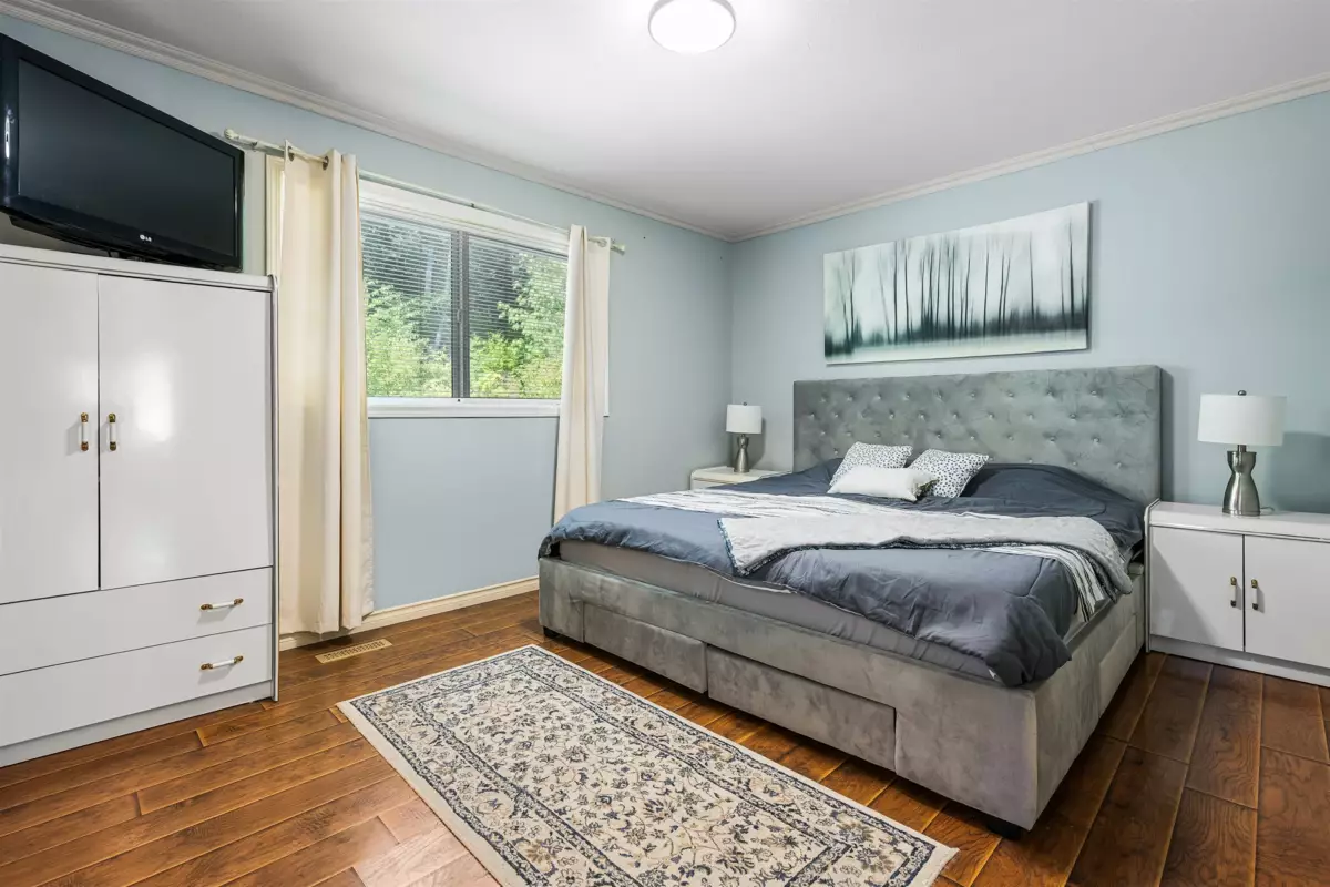 Entry Foyer Photo of 200 Lakeshore Drive, Cultus Lake, BC