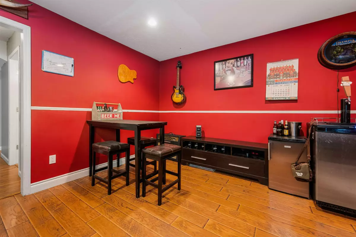 Front Yard Photo of 200 Lakeshore Drive, Cultus Lake, BC