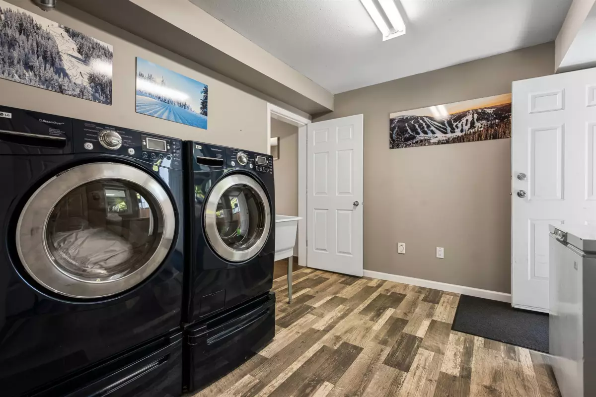 Garden / Landscaping Photo of 200 Lakeshore Drive, Cultus Lake, BC