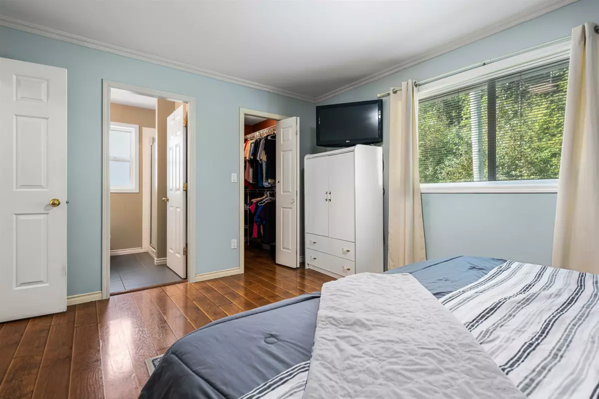 Hallway Photo of 200 Lakeshore Drive, Cultus Lake, BC