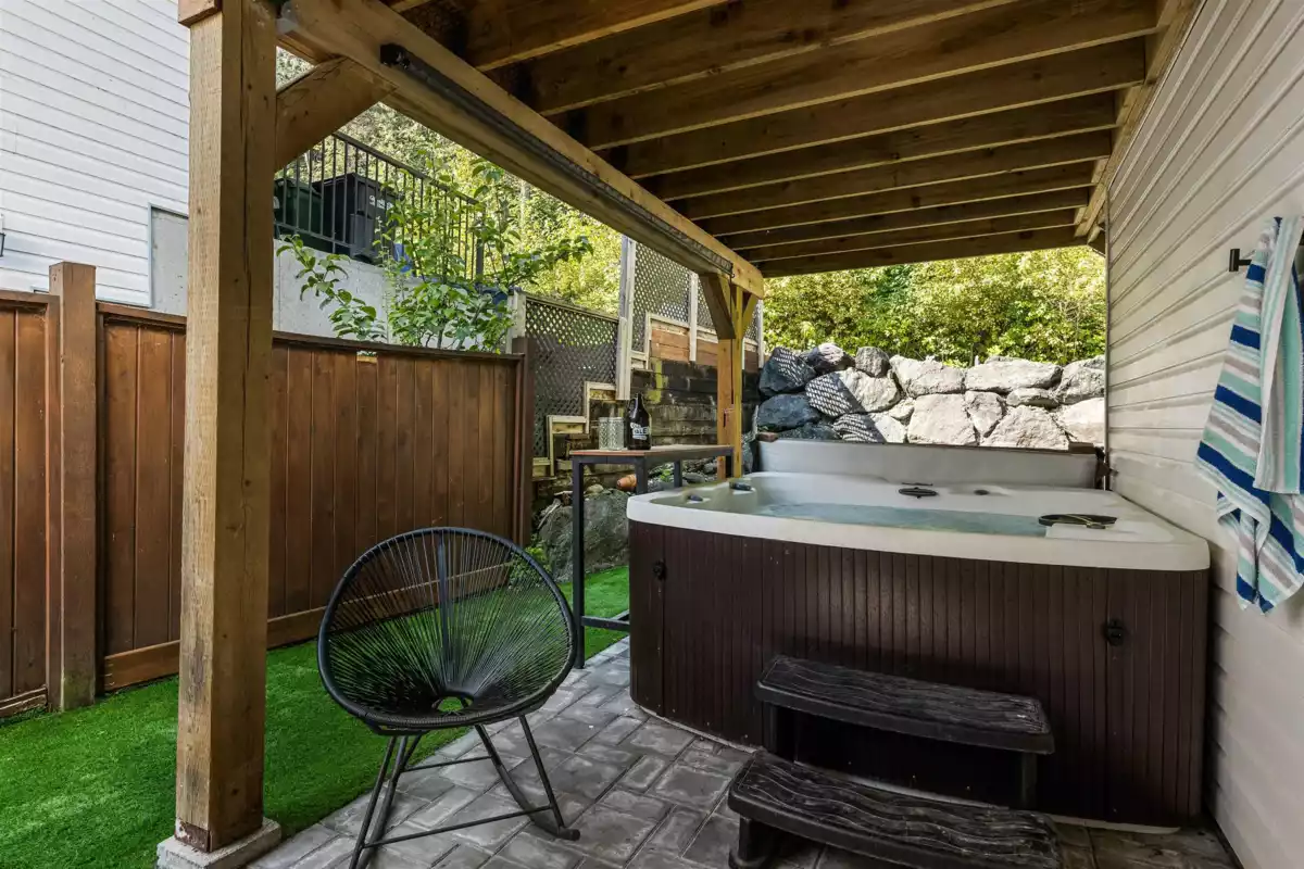 Hot Tub / Spa Photo of 200 Lakeshore Drive, Cultus Lake, BC