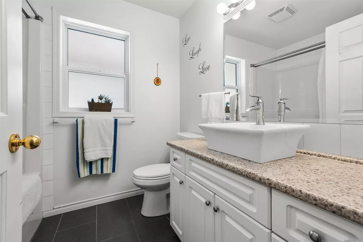 Mudroom Photo of 200 Lakeshore Drive, Cultus Lake, BC