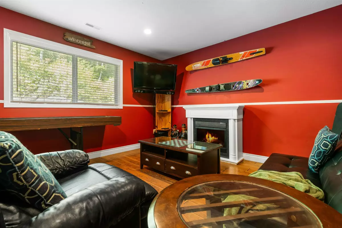 Outdoor Deck Photo of 200 Lakeshore Drive, Cultus Lake, BC