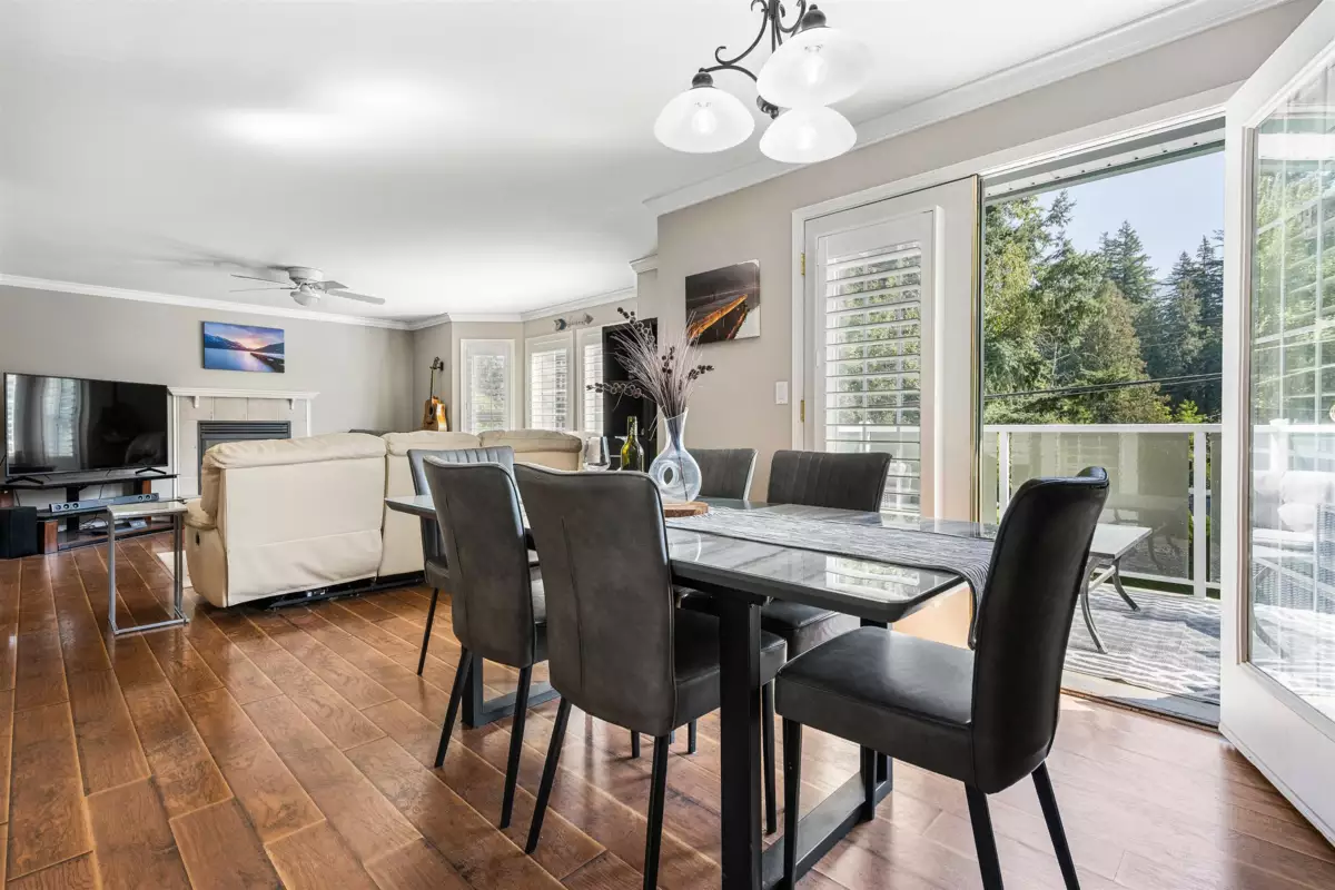 Primary Bathroom Photo of 200 Lakeshore Drive, Cultus Lake, BC