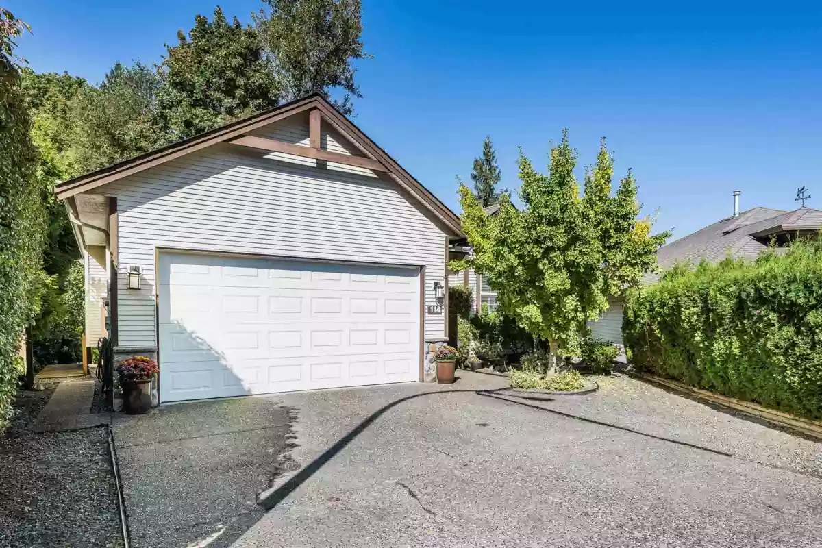 Dining Area Photo of 114 43995 Chilliwack Mountain Road, Chilliwack, BC