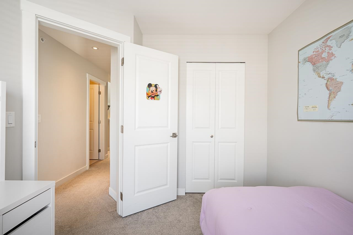 Entry Foyer Photo of 2 8371 202b Street, Langley, BC