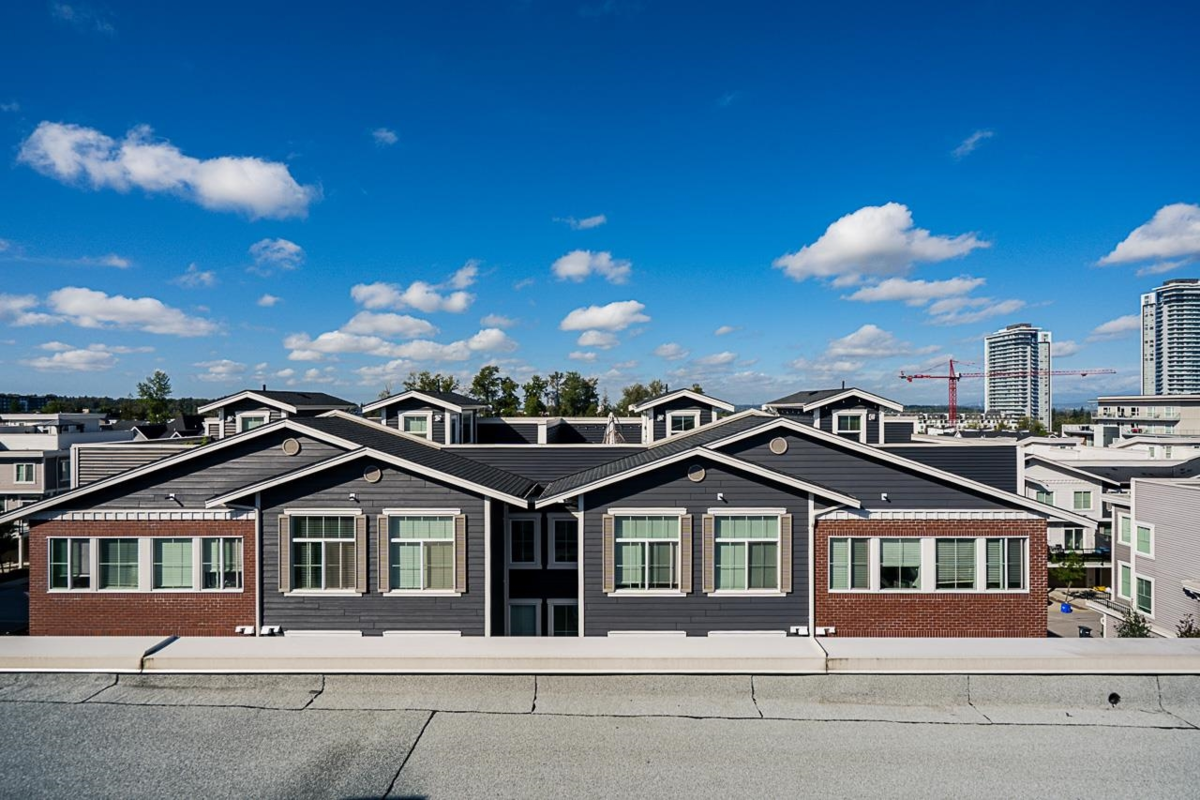 Front Yard Photo of 2 8371 202b Street, Langley, BC