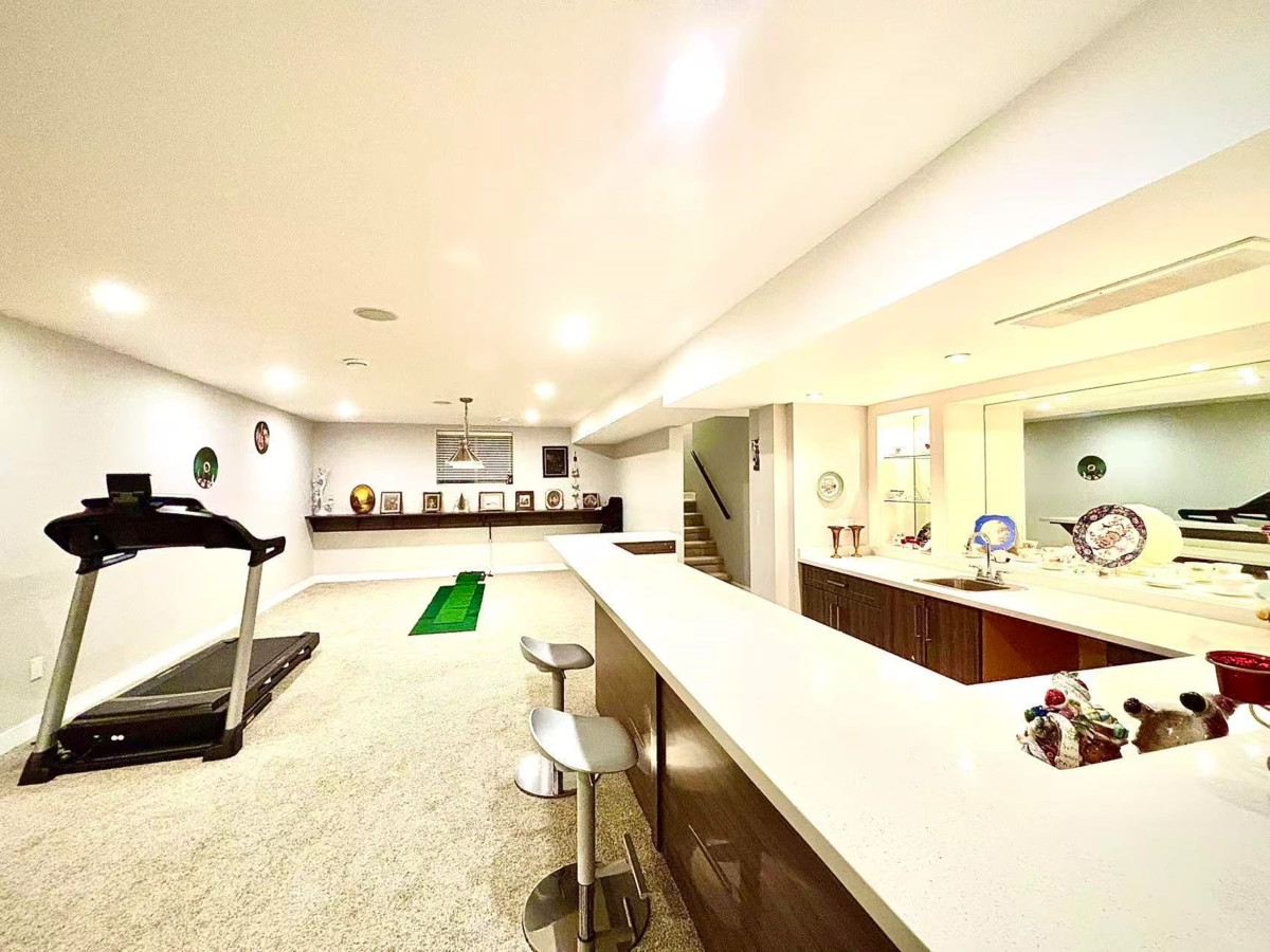 Entry Foyer Photo of 16412 26b Avenue, Surrey, BC