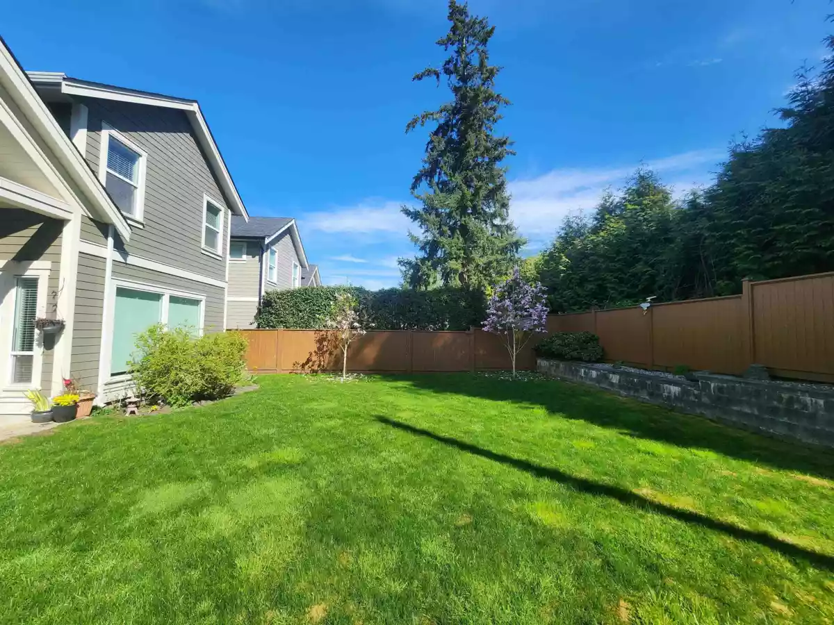 Front Yard Photo of 16412 26b Avenue, Surrey, BC