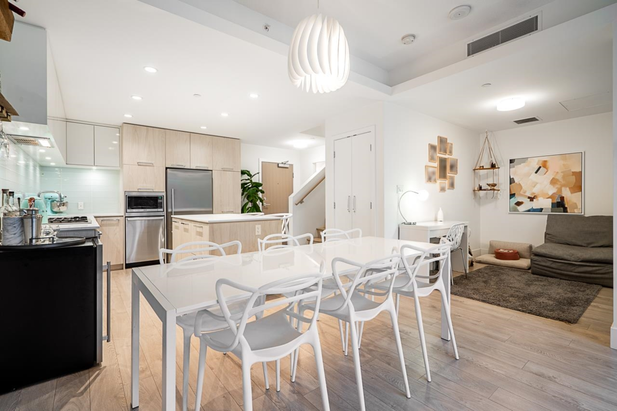 Breakfast Nook Photo of 103 680 Seylynn Crescent, North Vancouver, BC