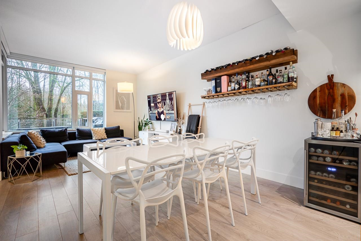 Kitchen Photo of 103 680 Seylynn Crescent, North Vancouver, BC