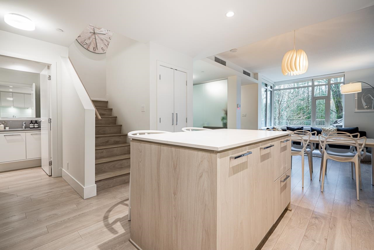 Walk-In Closet Photo of 103 680 Seylynn Crescent, North Vancouver, BC