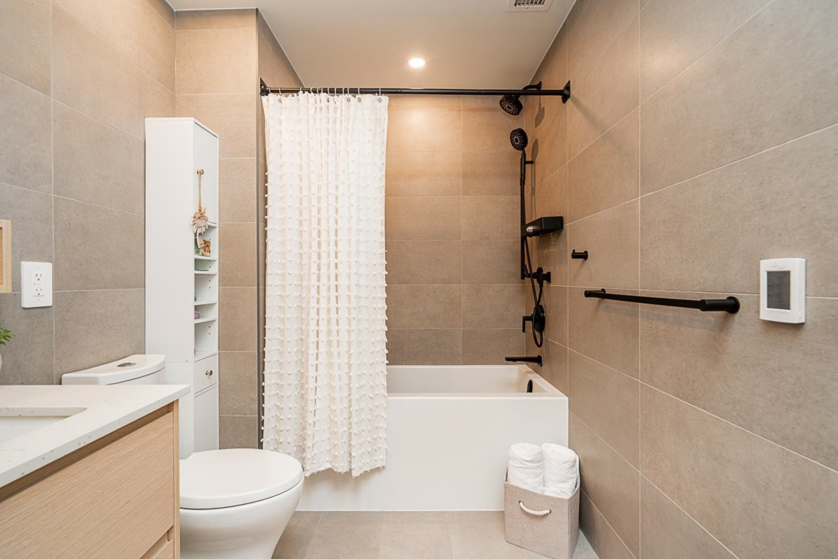 Basement Recreation Room Photo of 202 310 Salter Street, New Westminster, BC