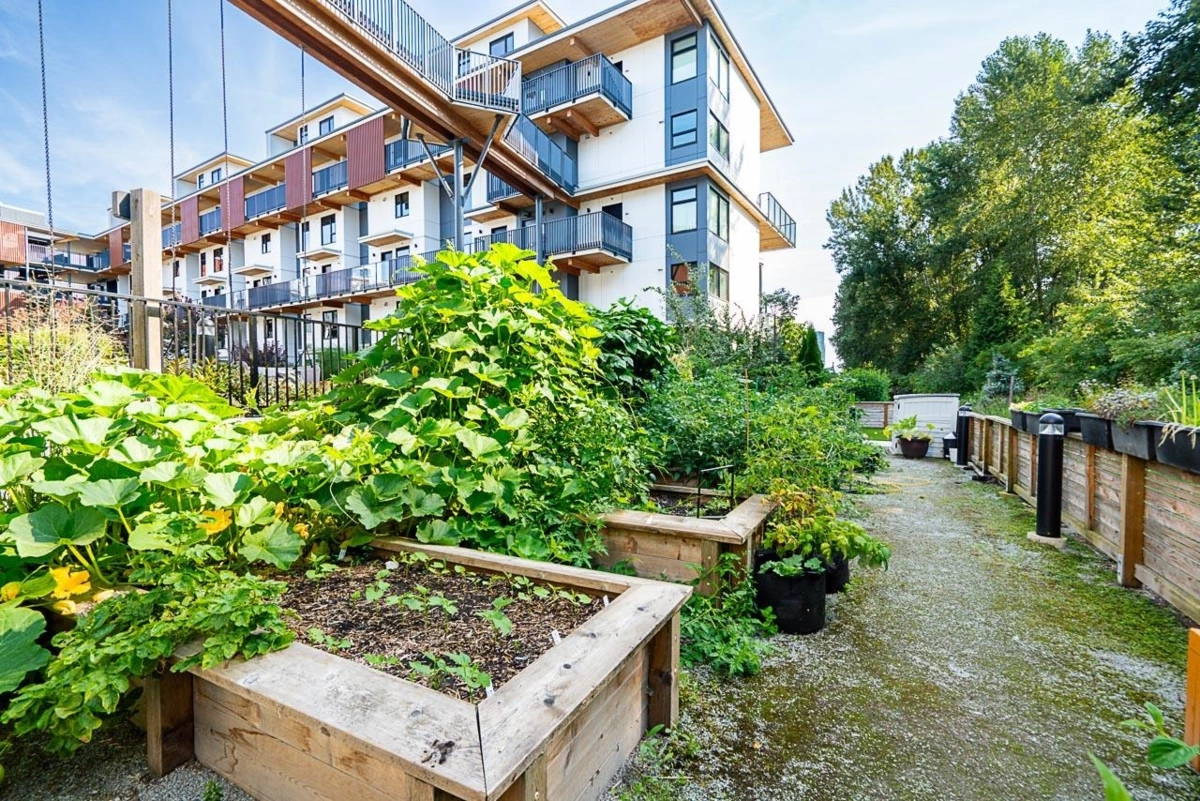 Front Yard Photo of 202 310 Salter Street, New Westminster, BC