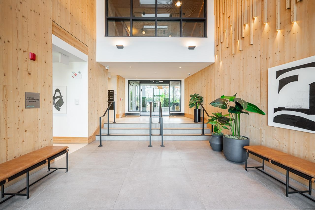 Kitchen Island Photo of 202 310 Salter Street, New Westminster, BC