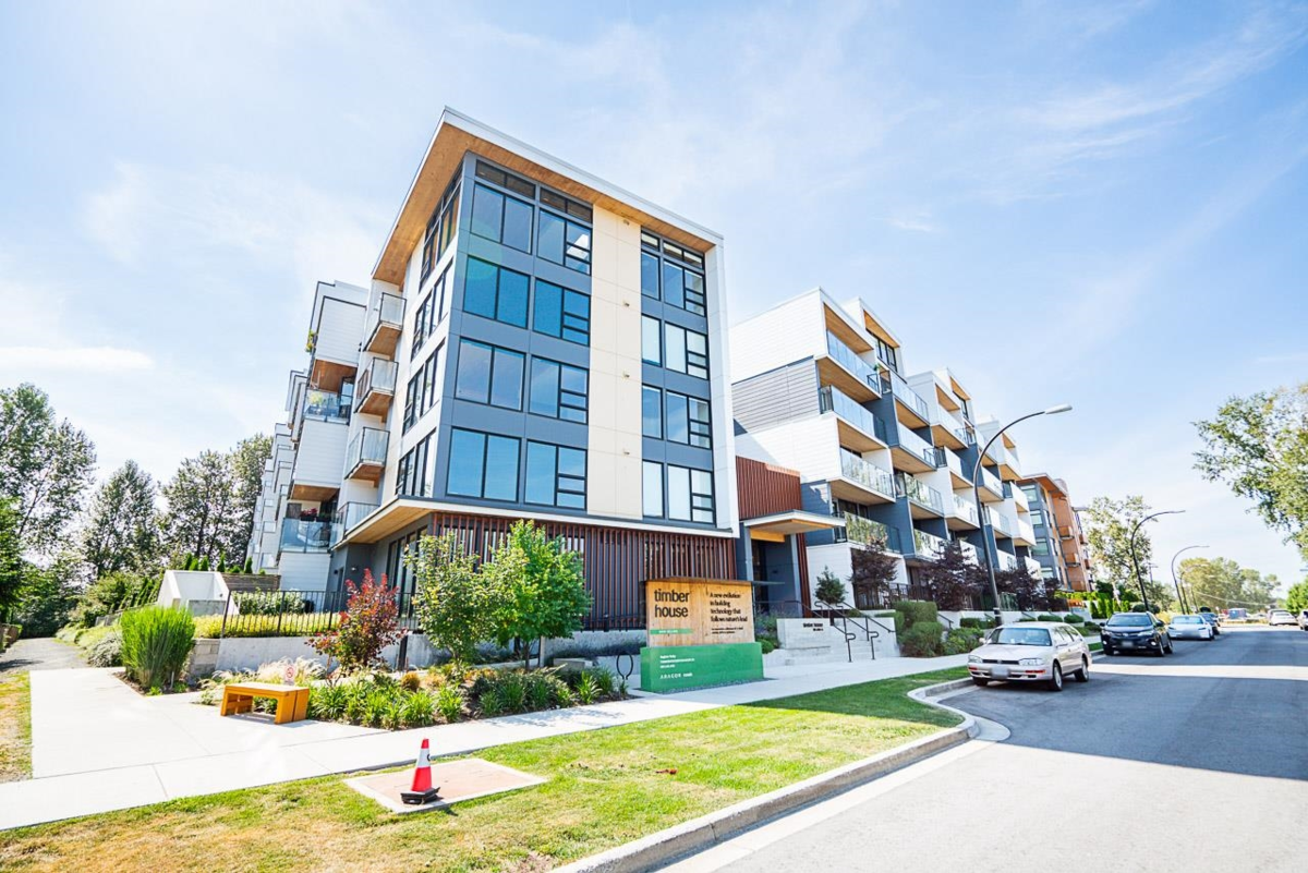 Living Room Photo of 202 310 Salter Street, New Westminster, BC