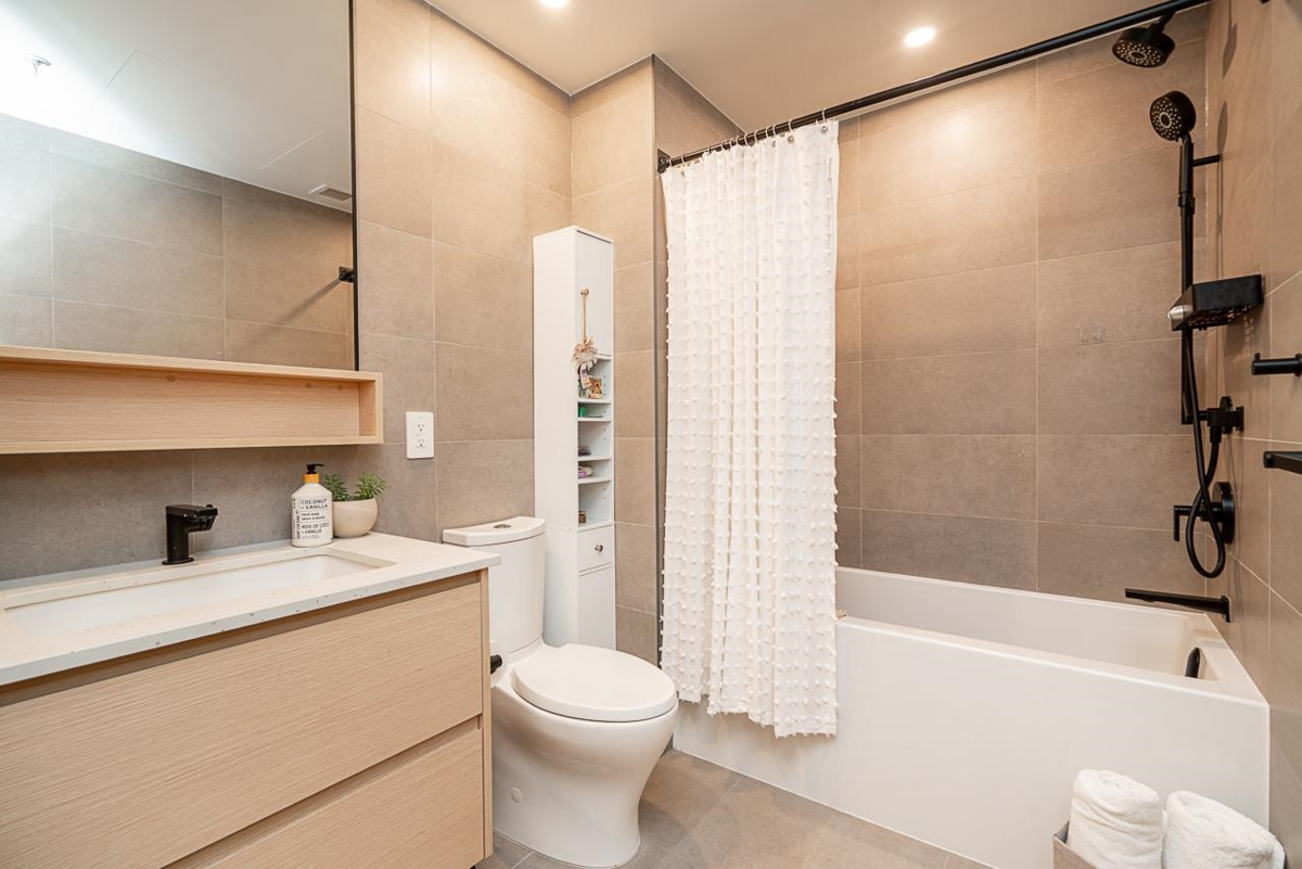 Loft / Bonus Room Photo of 202 310 Salter Street, New Westminster, BC