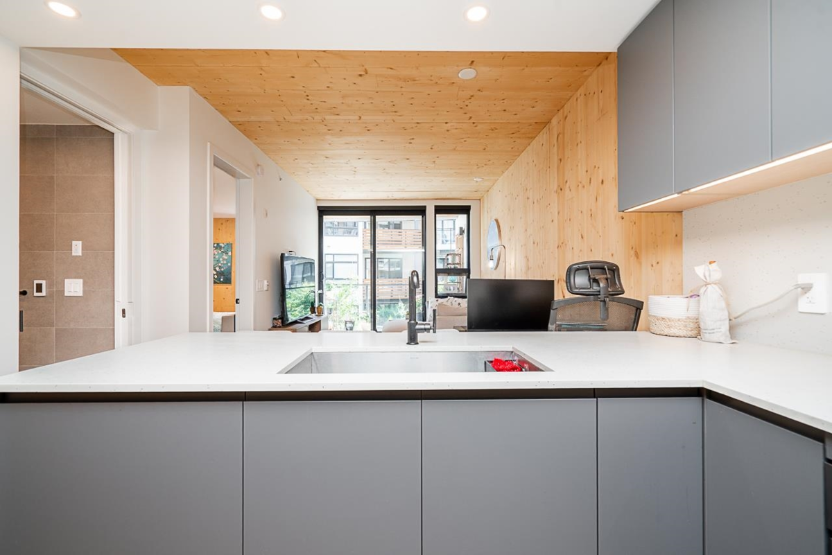 Walk-In Closet Photo of 202 310 Salter Street, New Westminster, BC