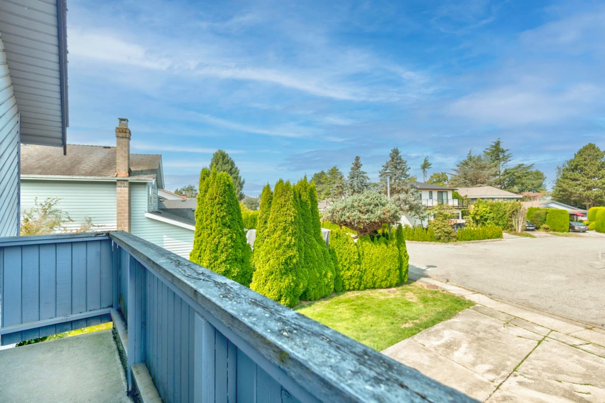 Backyard Photo of 5202 Hollywood Drive, Richmond, BC